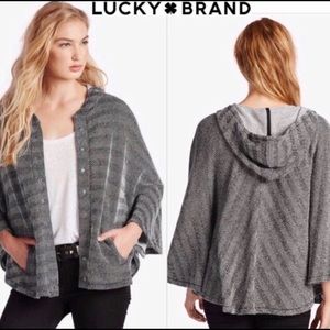 Lucky Brand Black&White Cape Sleeve Poncho Sweater Size XS/S